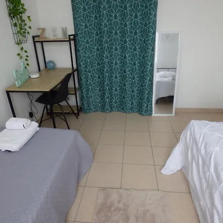 Villa Climatisée Avec Jardin, Bbq, Piscine Et Parking