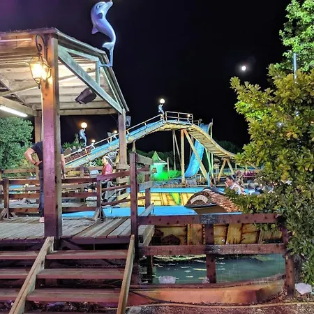 Climatisée Avec Jardin, Bbq, Piscine Et Parking Villa