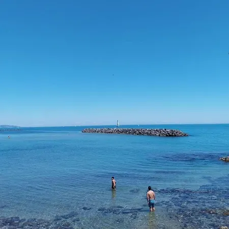 Climatisée Avec Jardin, Bbq, Piscine Et Parking *