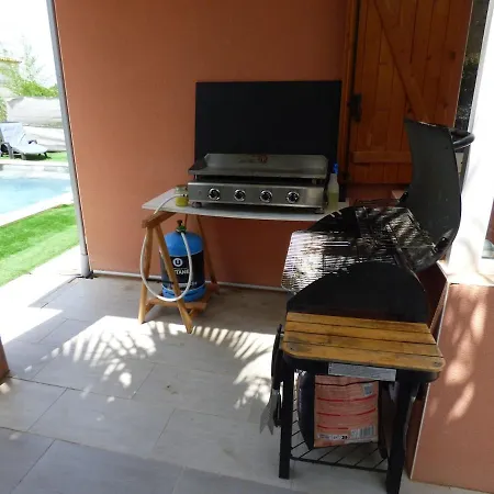 Climatisée Avec Jardin, Bbq, Piscine Et Parking Villa *