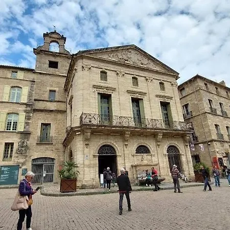 Villa Climatisée Avec Jardin, Bbq, Piscine Et Parking *