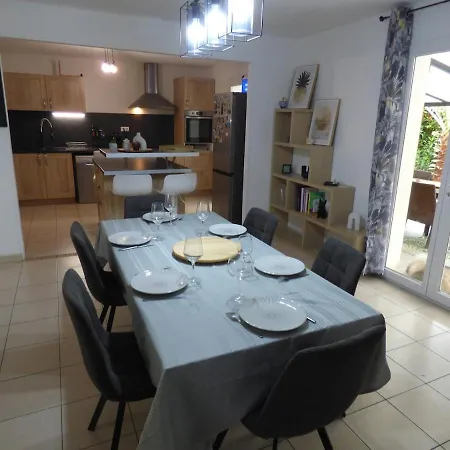 Climatisée Avec Jardin, Bbq, Piscine Et Parking Villa Roujan